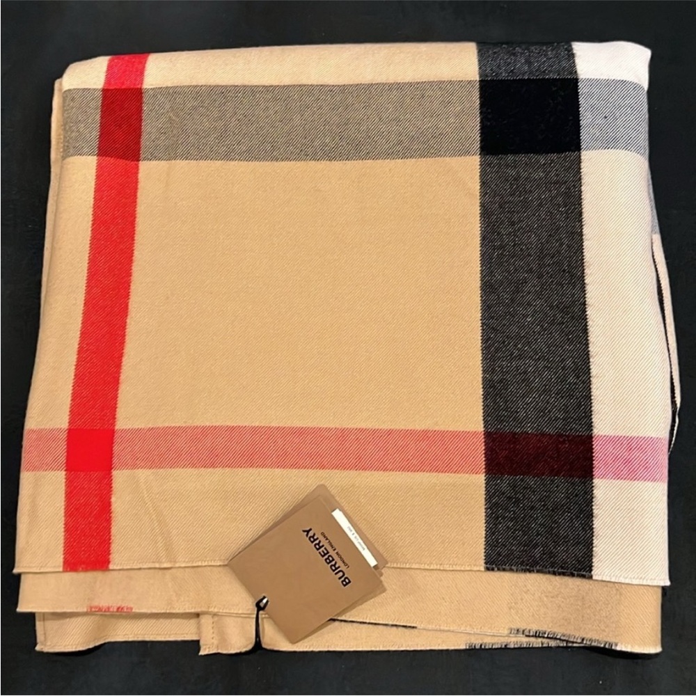 π₯π₯π₯100% Authentic Burberry Reversible Check cap - Picture 9 of 15